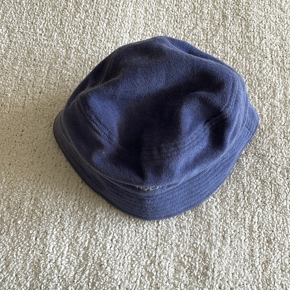 NWOT bucket hat / RVCA - Picture 4 of 5